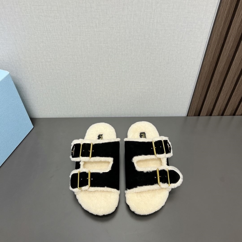 Pra*a slippers